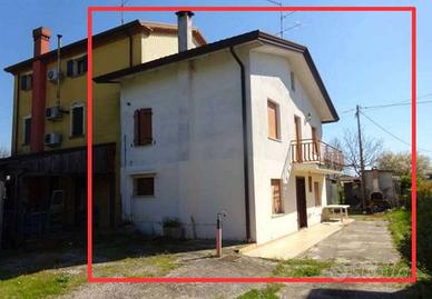 Immobile in asta di 104 m² con box auto a Santo St