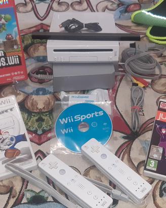 Wii+5 giochi +2 controller e HDMI 