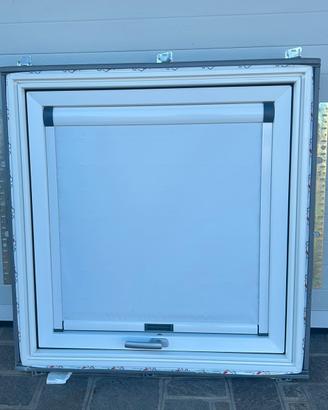 Finestre in pvc con annesse tendine oscuranti