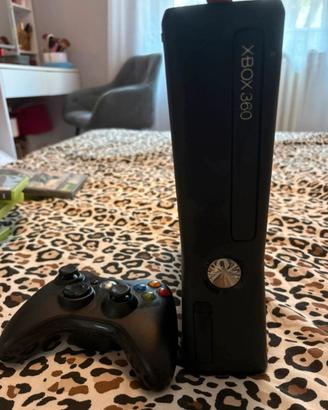 Xbox 360 slim 250 Gb + controller
