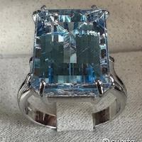 ANELLO SOLITARIO ORO 18kt. E TOPAZIO AZZURRO