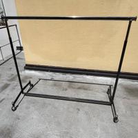 Stendino e binario luce