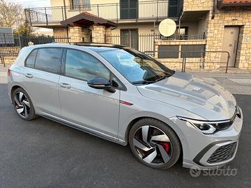 Volkswagen Golf GTI 2.0 TSI DSG