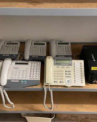 Centralino telefonico + 6 telefoni