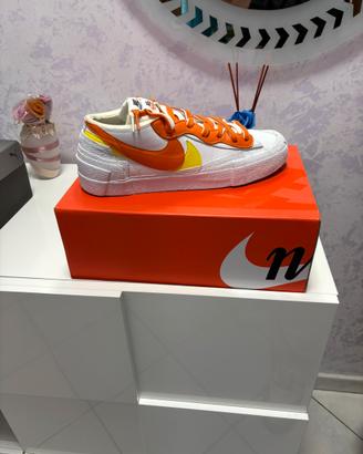 Nike sacai orange