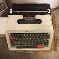 Macchina da scrivere vintage 