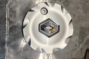 n. 1 coprimozzo Renault Megane