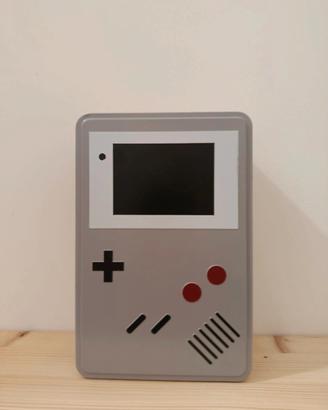 Scatola di metallo Gameboy
