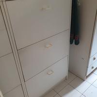 tre comode scarpiere