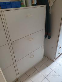tre comode scarpiere