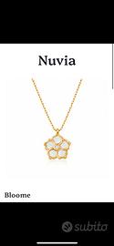 Collana a forma di fiore