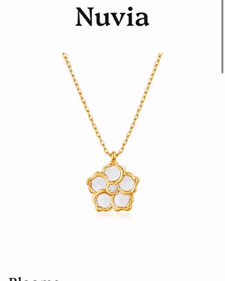 Collana a forma di fiore
