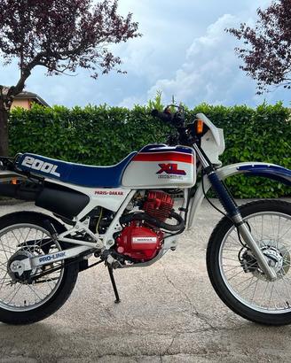 MOTO HONDA XL 200