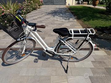 Bicicletta elettrica Elops Brain 36v bianca