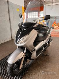 Yamaha XMAX 250