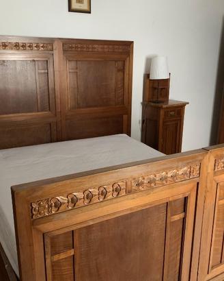 Camera da letto in legno intarsiato