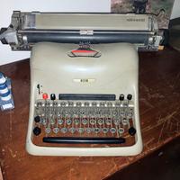 Macchina da scrivere Olivetti M80