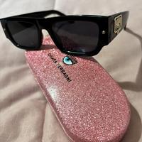 Occhiali Chiara Ferragni neri con logo