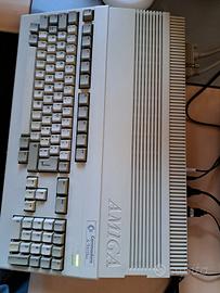 commodore amiga 500 plus  funzionante con box