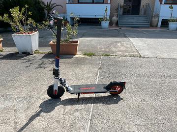 Monopattini elettrico Aprilia Esrz