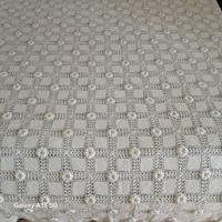 Copriletto matrimoniale ricamato a mano