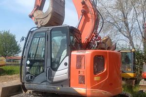 Escavatore Hitachi zx135us5