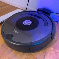 Robot Roomba 676