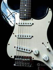 FENDER STRATOCASTER MEX