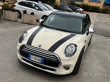 " UNA CHICCA " Mini 1.5 One D Business 5 porte