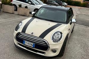 " UNA CHICCA " Mini 1.5 One D Business 5 porte