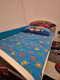 Lettino per bambino contenitore con materasso