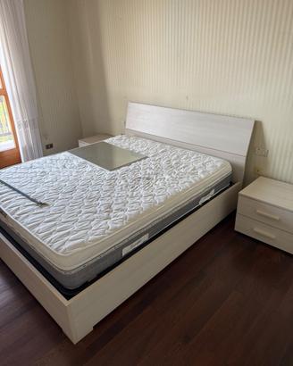 Letto + comodino + materasso