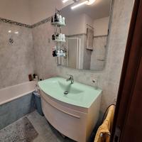 Mobile bagno sospeso