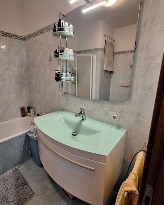 Mobile bagno sospeso