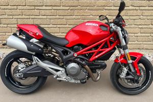 Ducati Monster 696 plus