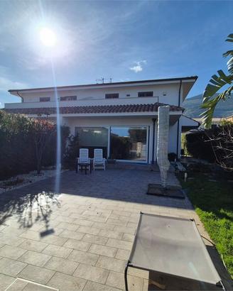 Porzione di villa di recente costruzione a