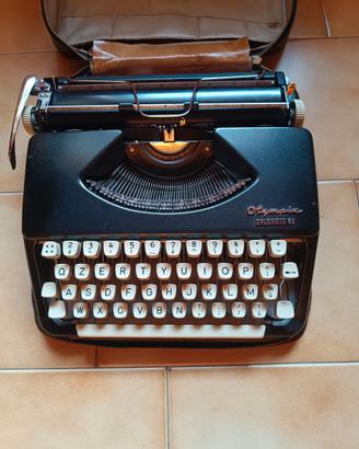 Macchina da scrivere Olympia Splendid 33