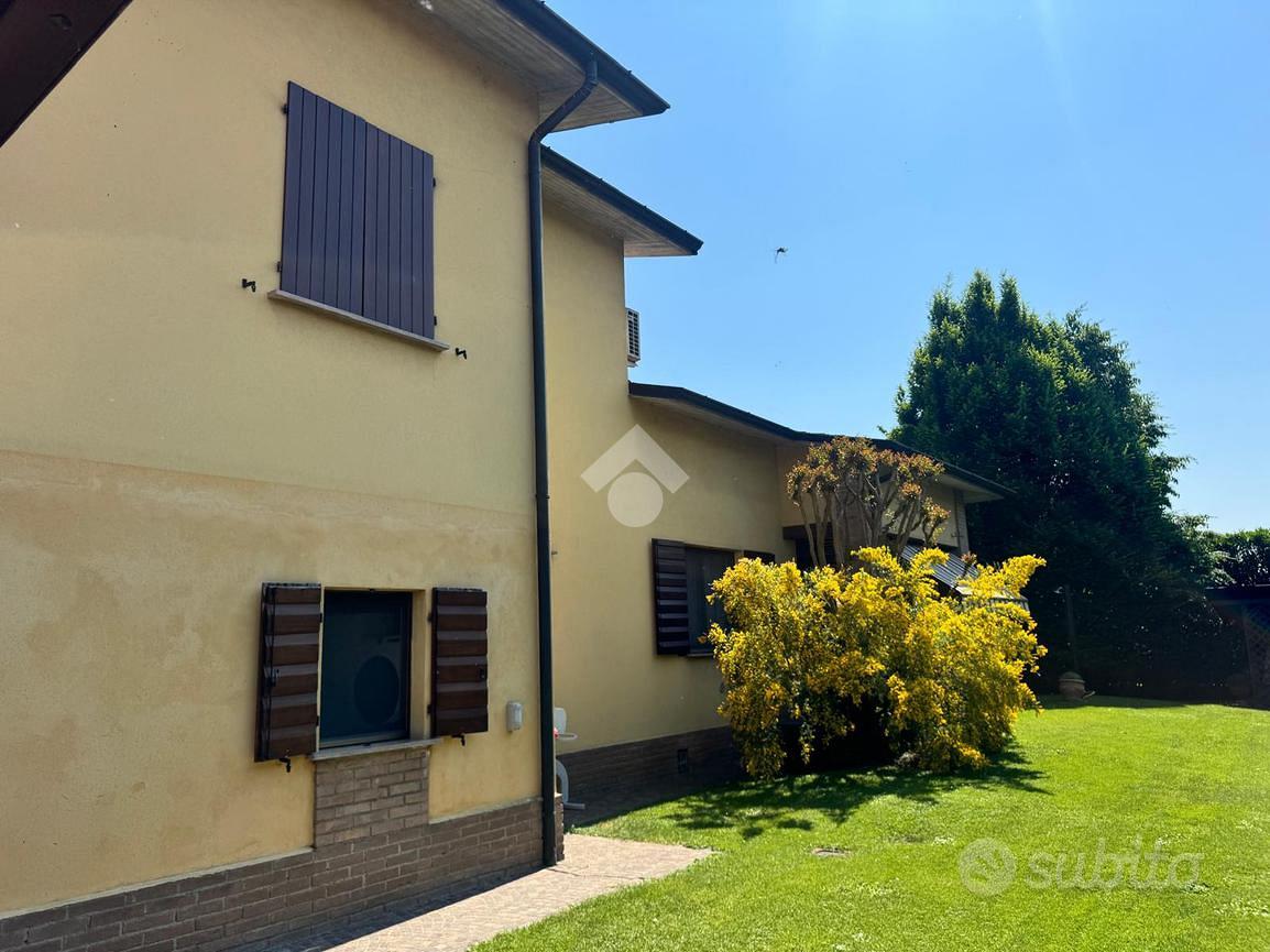 VILLA SINGOLA A PANDINO - Vista 5