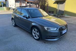 AUDI A3 1.6 TDI S tronic Attraction