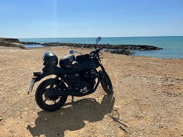 moto guzzi V7 stone anno 2023