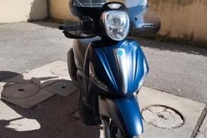 Beverly 300 s