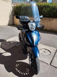 Beverly 300 s