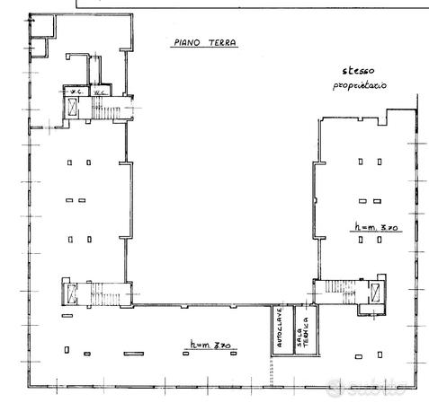 Locale commerciale 900 mq