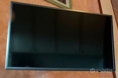 Smart TV Samsung 32 " con supporto a muro compreso