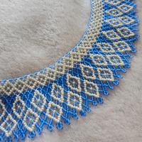 Collana con colletto di perline