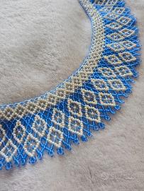 Collana con colletto di perline
