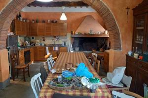 Rustico / Casale di 116 m² con più di 5 locali a A
