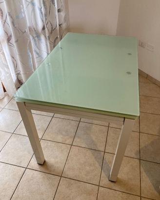 Tavolo da pranzo in vetro