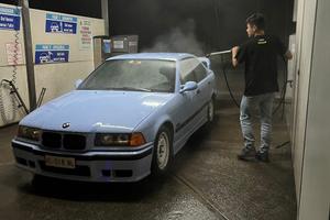 E36 320i