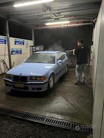 E36 320i
